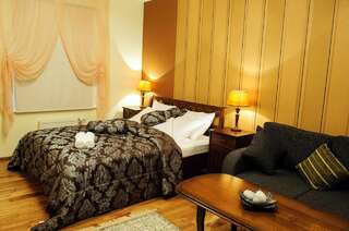 Апарт-отели Embrace Guestrooms & Apartments Пярну Улучшенный двухместный номер с 1 двуспальной кроватью и диваном-1